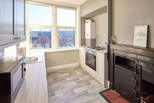 Fridge, microwave, oven, stovetop