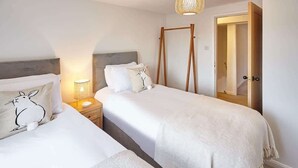 2 室のベッドルーム、アイロン / アイロン台、WiFi、ベッドシーツ