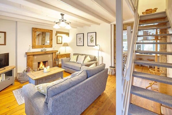 Flat-screen TV, fireplace