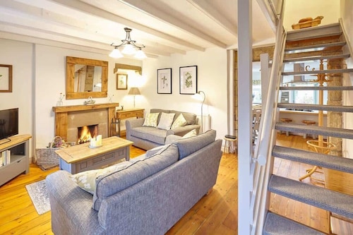 Host & Stay | Green Willow