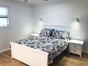 3 quartos, ferros/tábuas de passar roupa, berço de viagem