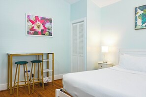 1 bedroom, iron/ironing board, WiFi, bed sheets - Heated Pool, Epic Location - Honeybun Hideaway (Key West)