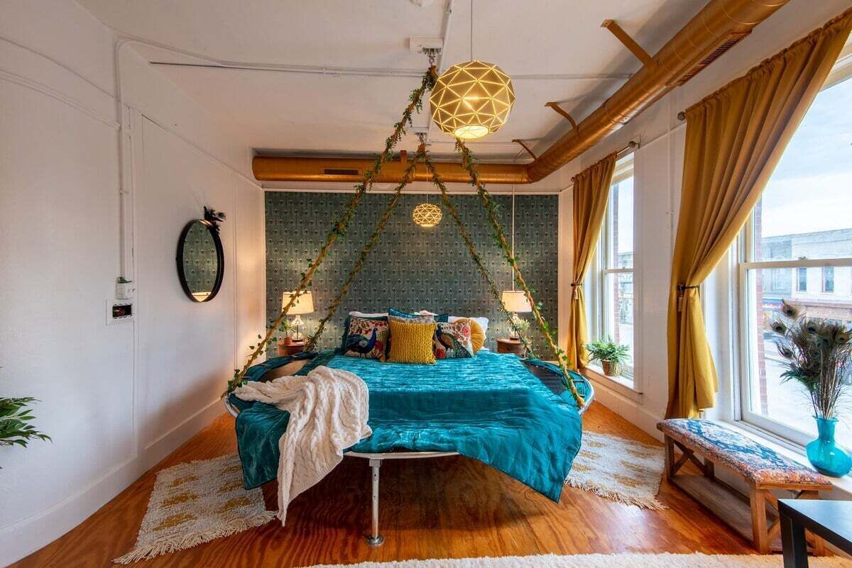 The Nest- Downtown Lake Geneva!
