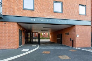 Exterior detail - Stylish 2BR Apartment | Stay Zeni, Ouse Court York (York)