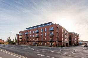 Exterior - Stay Zeni, Ouse Court York Modern 2 Bed Apartment (York)