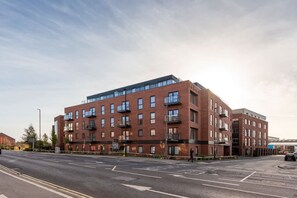 Exterior - Stay Zeni, Ouse Court York Modern 2 Bed Apartment (York)