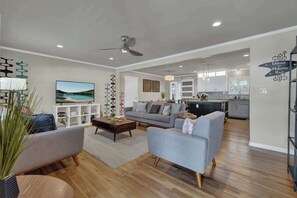 Smart TV, books, stereo