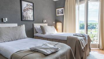 Superior Terrace Room | Zimmersafe, individuell dekoriert, individuell eingerichtet