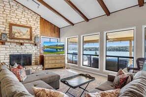 Smart-tv, dvd-afspiller, stereoanlæg, kontorer