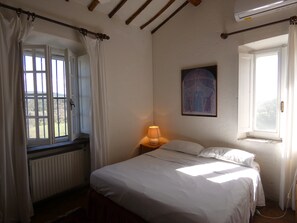 3 bedrooms, free WiFi, bed sheets - Scappo in Umbria, Il Fienile (Fornole)
