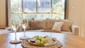 Living area - Martys Little Beach No11 (Nelson Bay)