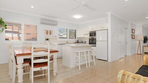 Dining - Martys Little Beach No 1 Two Story Apartment (Nelson Bay)