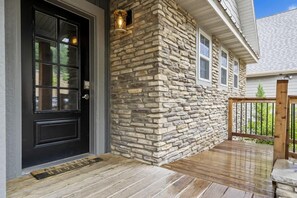 Exterior detail - Luxury Lakeview Retreat | Indoor Pool & Hot Tub (Branson)