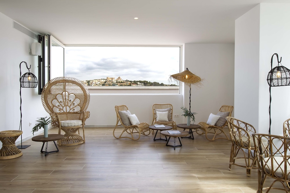 May Altafulla Beach Boutique Hotel photo 8