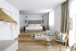 Family Room | Minibar, in-room safe, soundproofing, free WiFi - May Altafulla Beach Boutique Hotel (Altafulla)