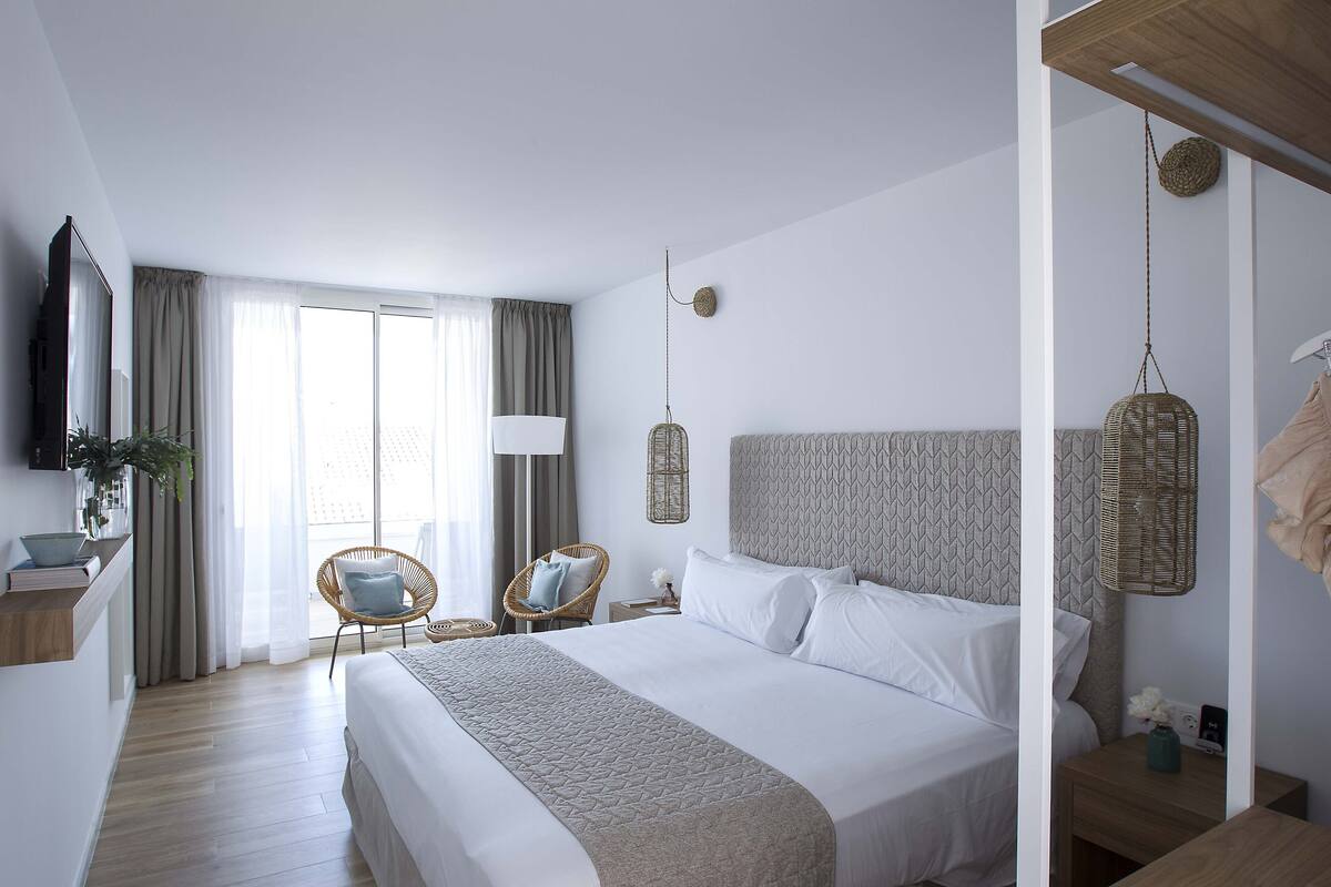 comfort room | minibar, in-room safe, soundproofing, free wifi