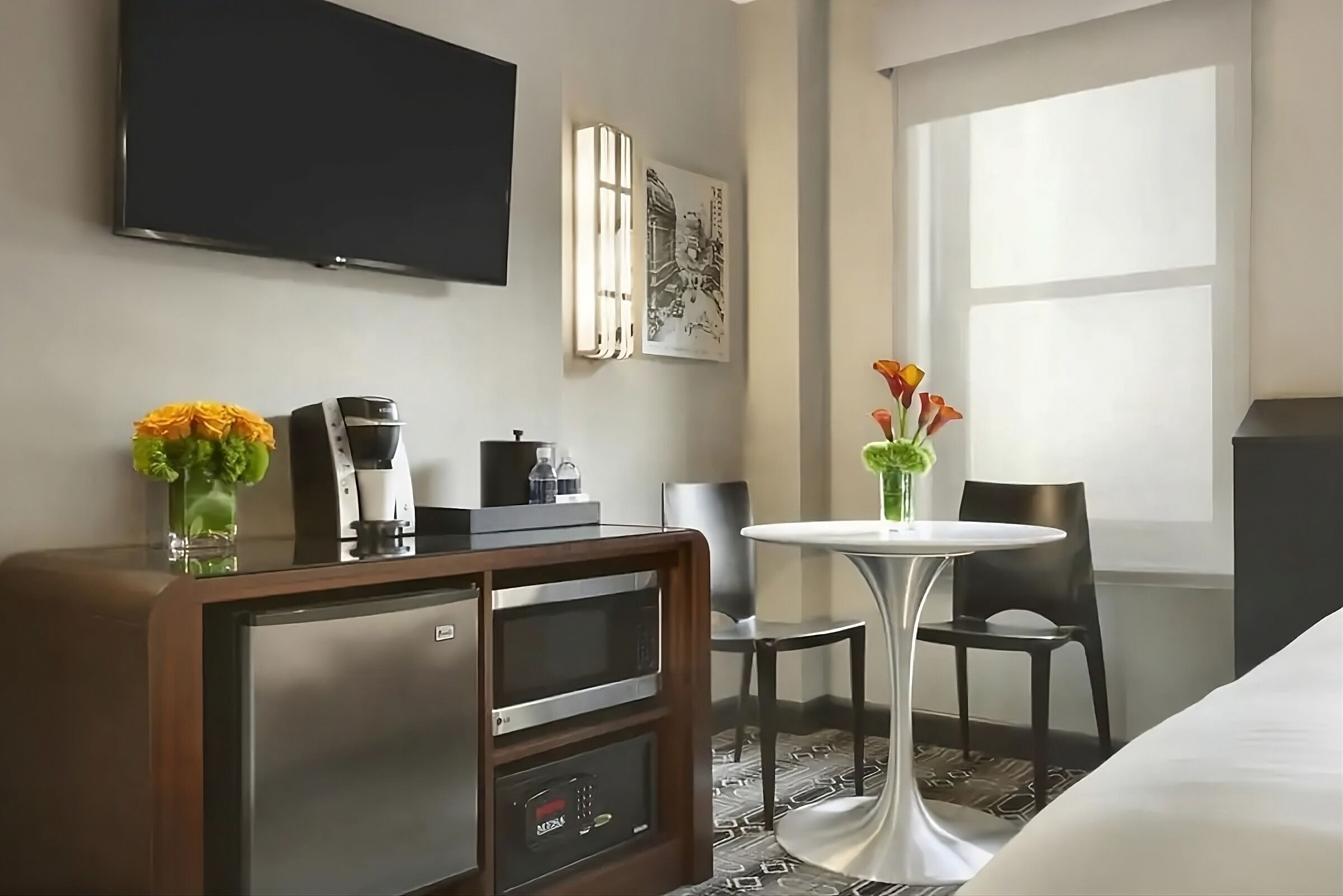 2 Gorgeous Units for Group Travel! Walk to Broadway/Museums, Central Park