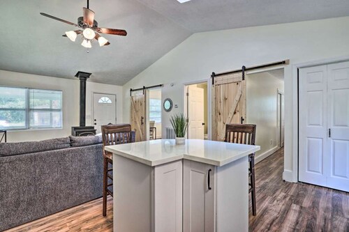 NEW! Charming Cabin by Cumberland Mtn State Park