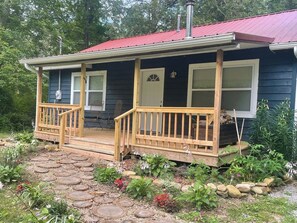 Exterior - Cozy Cabin Tucked Away in the Woods Near Town! (Crossville)