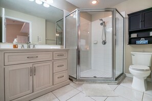 Combined shower/tub, hair dryer, towels, soap