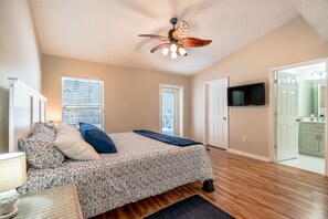 3 makuuhuonetta, silitysrauta/-lauta, vauvan matkasänky, ilmainen Wi-Fi