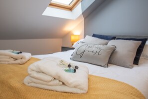 Unclassified image, 5 of 34, button - Inviting 1-bed Apartment in Weston-super-mare (Weston-super-Mare)