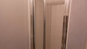 Apartment | Bathroom | Shower, hair dryer, towels
