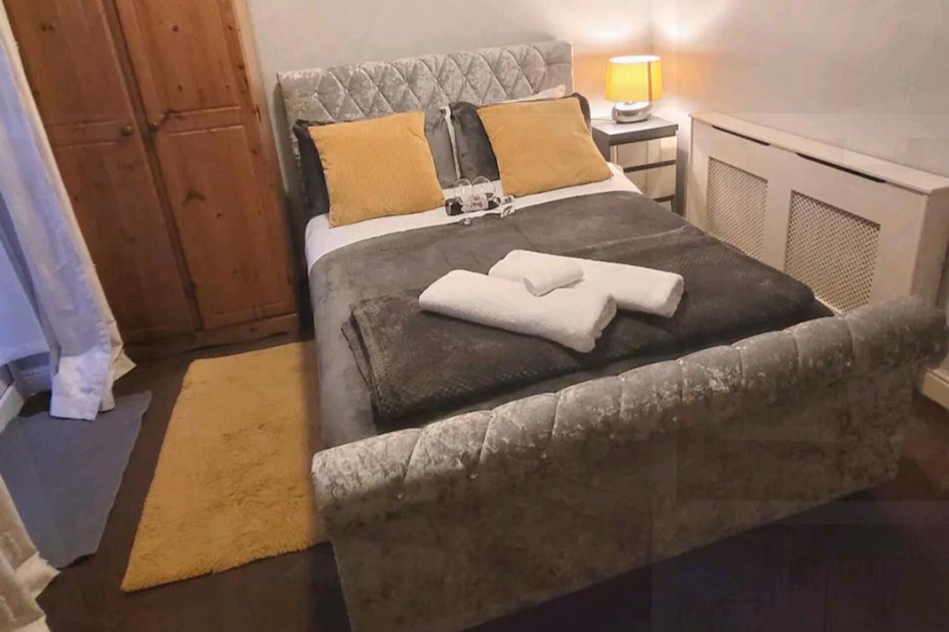 1 bedroom, iron/ironing board, WiFi (free), bed sheets