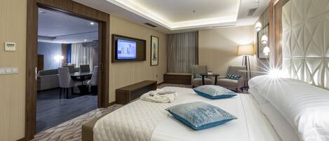 Ropa de cama hipoalergénica y minibar
