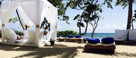 Sun-loungers, beach towels