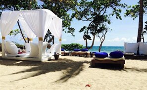 Liegestühle, Strandtücher