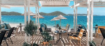 Camp Buqez Villa #30 with whirlpool, directly on the beach, dogs welcome 