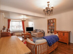 Cottage | 3 bedrooms, individually decorated, individually furnished, free WiFi