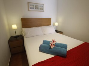2 bedrooms, iron/ironing board, bed sheets