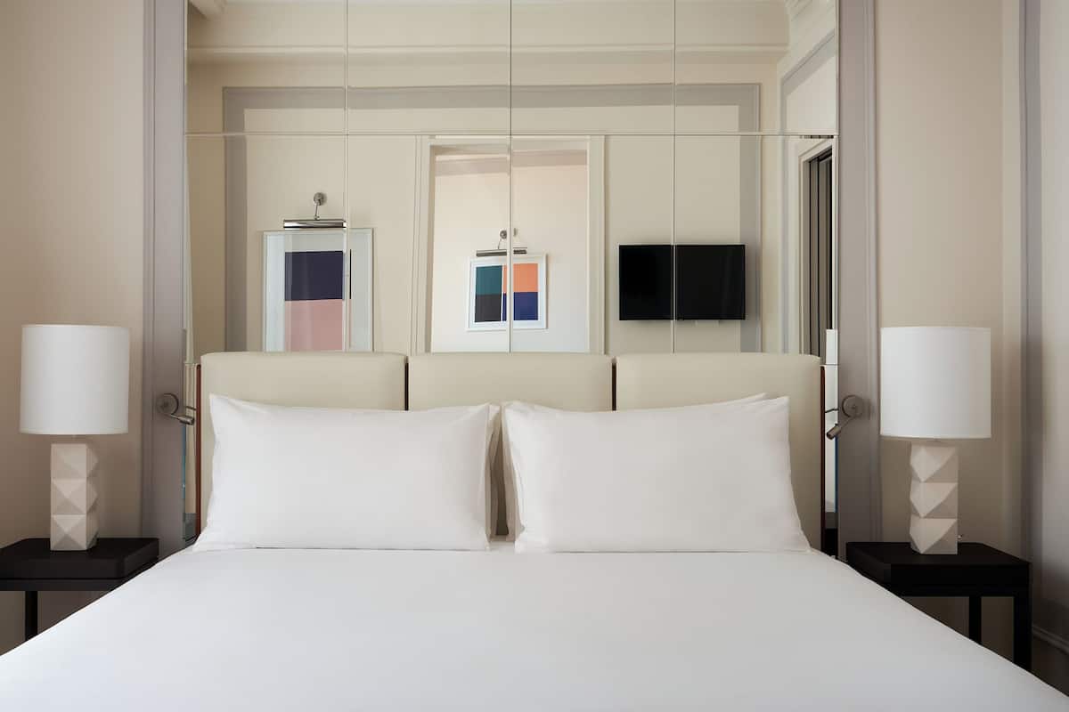 1 bedroom, premium bedding, down comforters, minibar