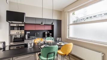 Réfrigérateur, micro-ondes, four, lave-vaisselle