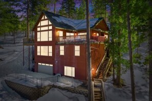 Exterior - One-of-a-kind home with miles of mountain & Yosemite views & vaulted ceilings (Yosemite West)