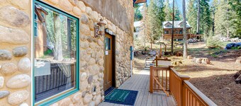 Condo on the Yosemite boundary with central AC & EV charger