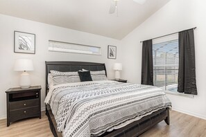 4 bedrooms, iron/ironing board, WiFi, bed sheets