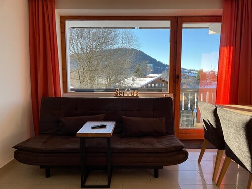 Renovated 2-room apartment