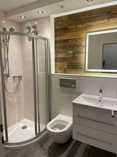 Renovated 2-room apartment