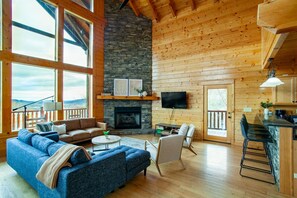 Älytelevisio, takka, videopelejä, DVD-soitin