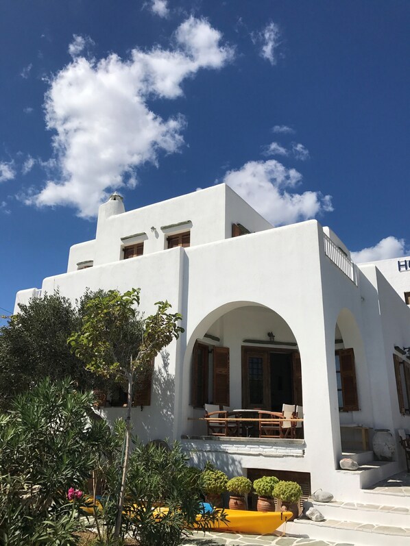 Fachada da propriedade