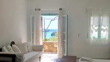 Superior Double Room | 1 bedroom, hypo-allergenic bedding, free WiFi, bed sheets
