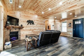 Interior - Sky Ridge Cabin: Hot Tub, Swim Spa & Fun with Panoramic Views (Gatlinburg)