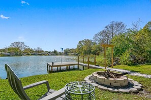 Property grounds - Lake Oasis—Ducks Visit Daily! Fire Pit, Fast WiFi (Tampa)
