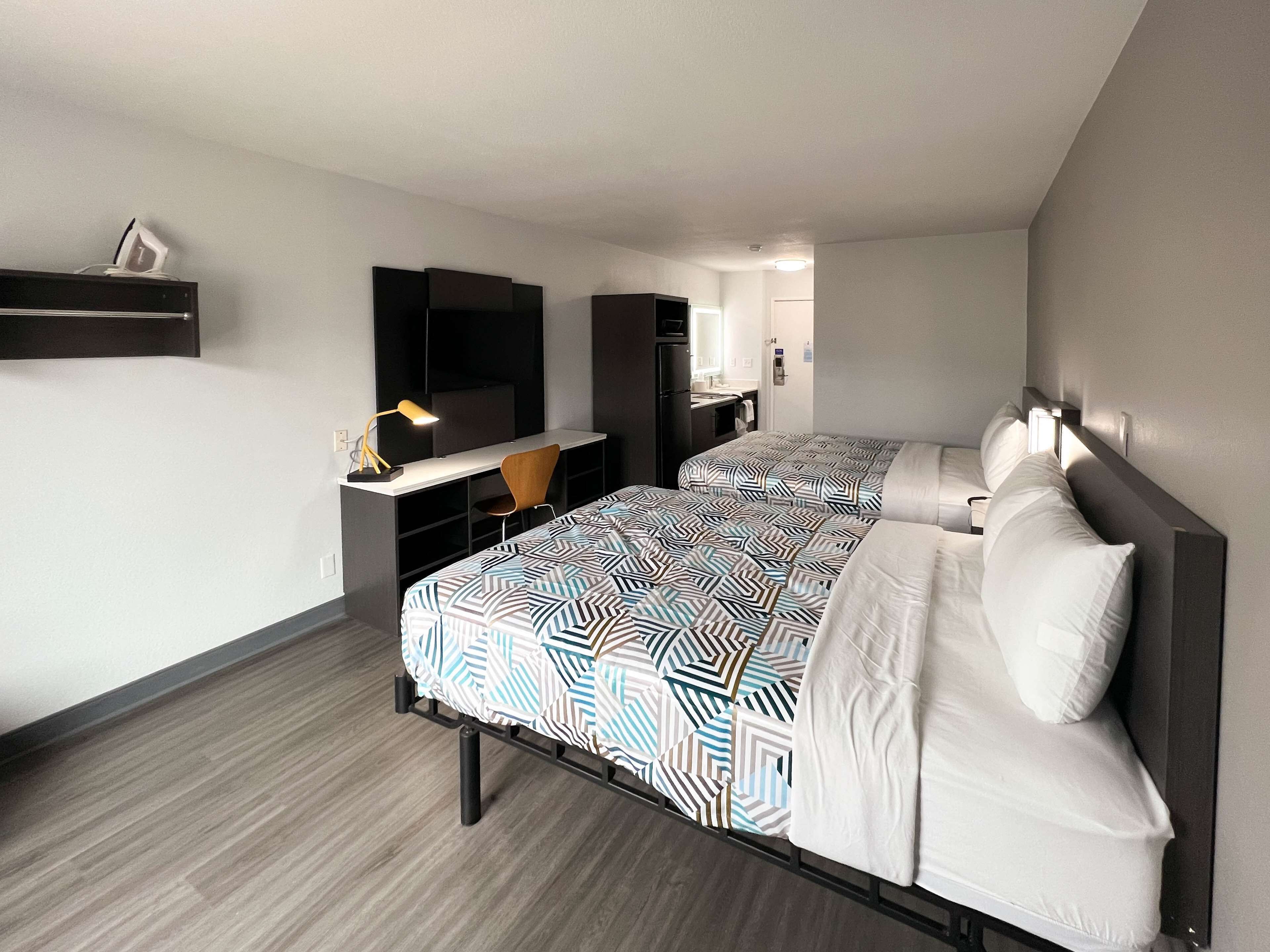 Standard Double Room, 2 Queen Beds, Non Smoking, Kitchenette | Desk, WiFi (free), bed sheets
