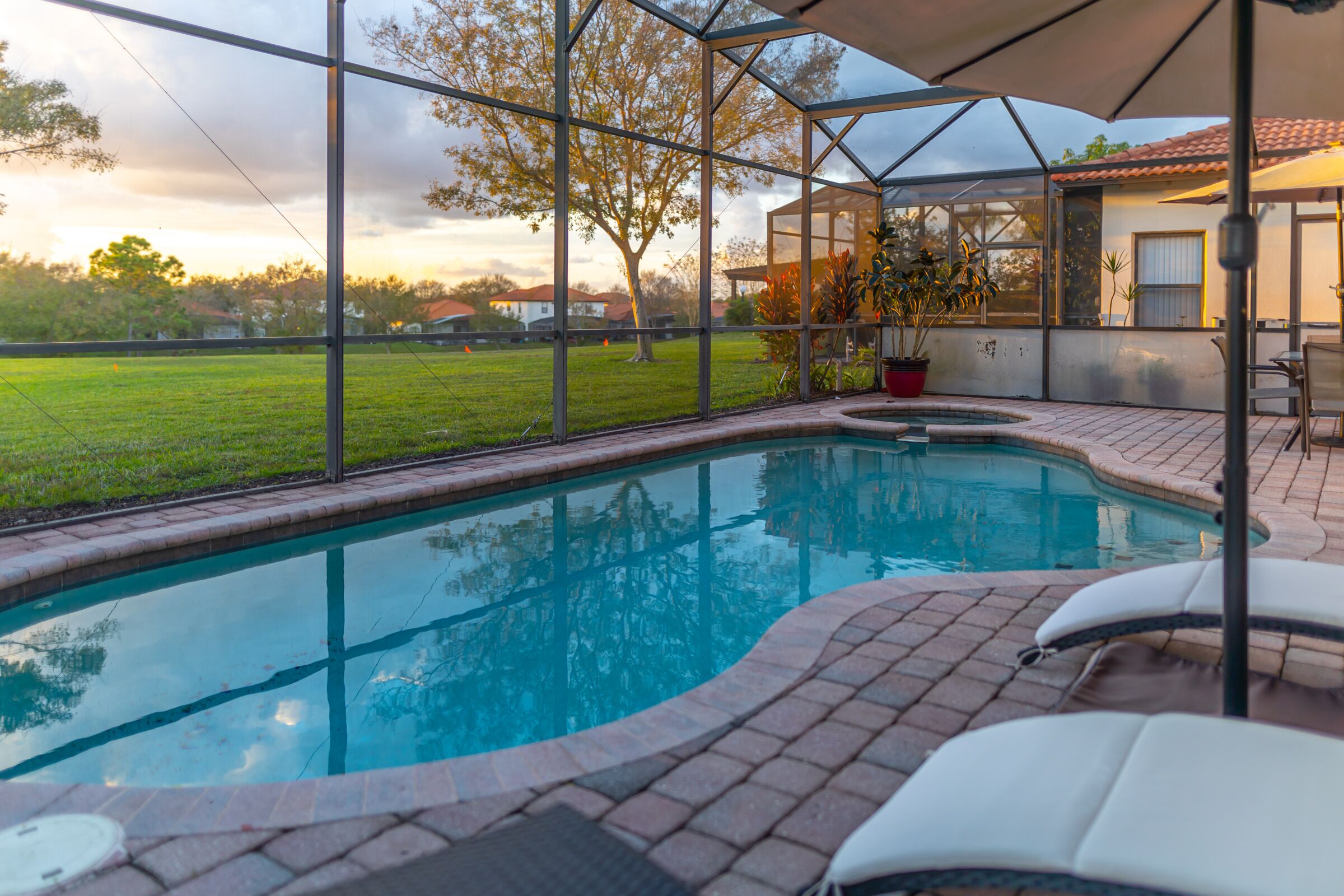 Cheerful 4b/2.5b Private Pool Spa Close to Disney