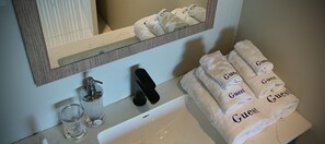 تجهيزات دش، مراحيض شطف