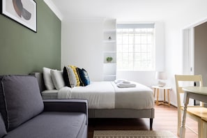 Chambre | 1 chambre, literie hypoallergénique, ameublement personnalisé, bureau
